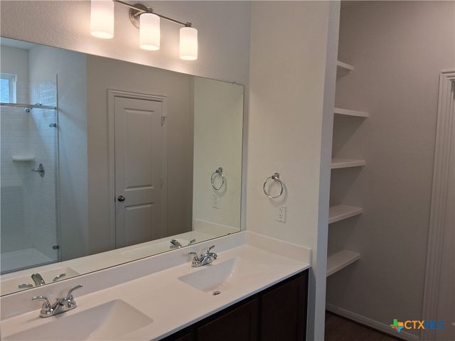 253 Villars Drive, Salado, TX 76571