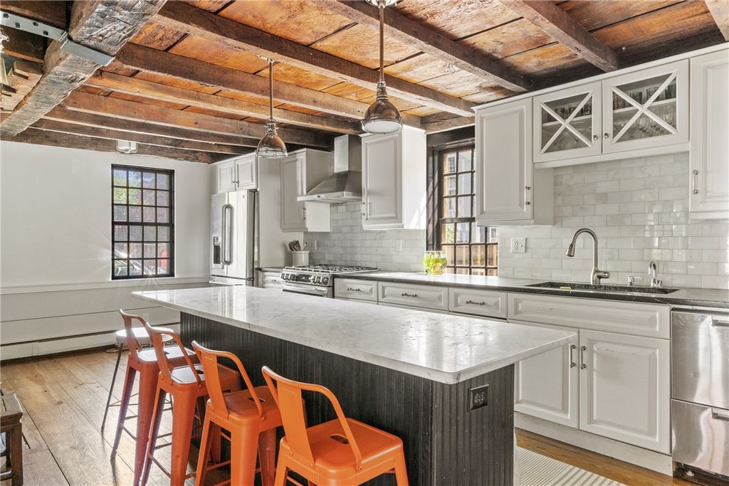 35 Second Street, Newport, RI 02840