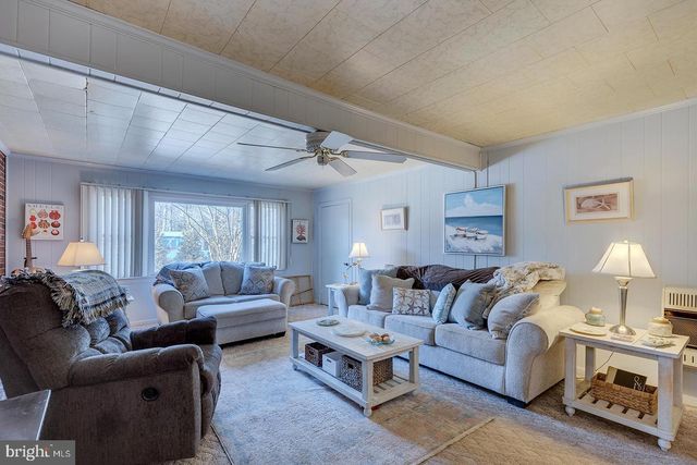 15997 PICKERING DR, Milton, DE 19968