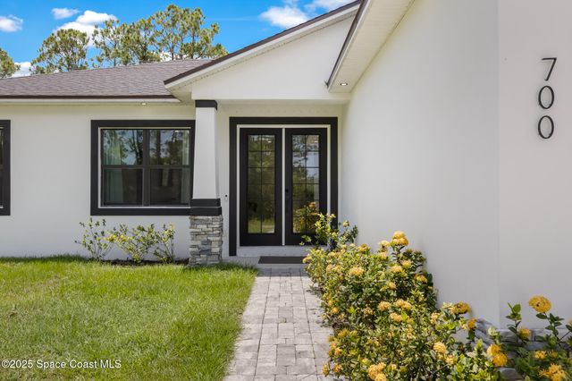 700 Cornelia Avenue SE, Palm Bay, FL 32909