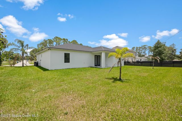 700 Cornelia Avenue SE, Palm Bay, FL 32909