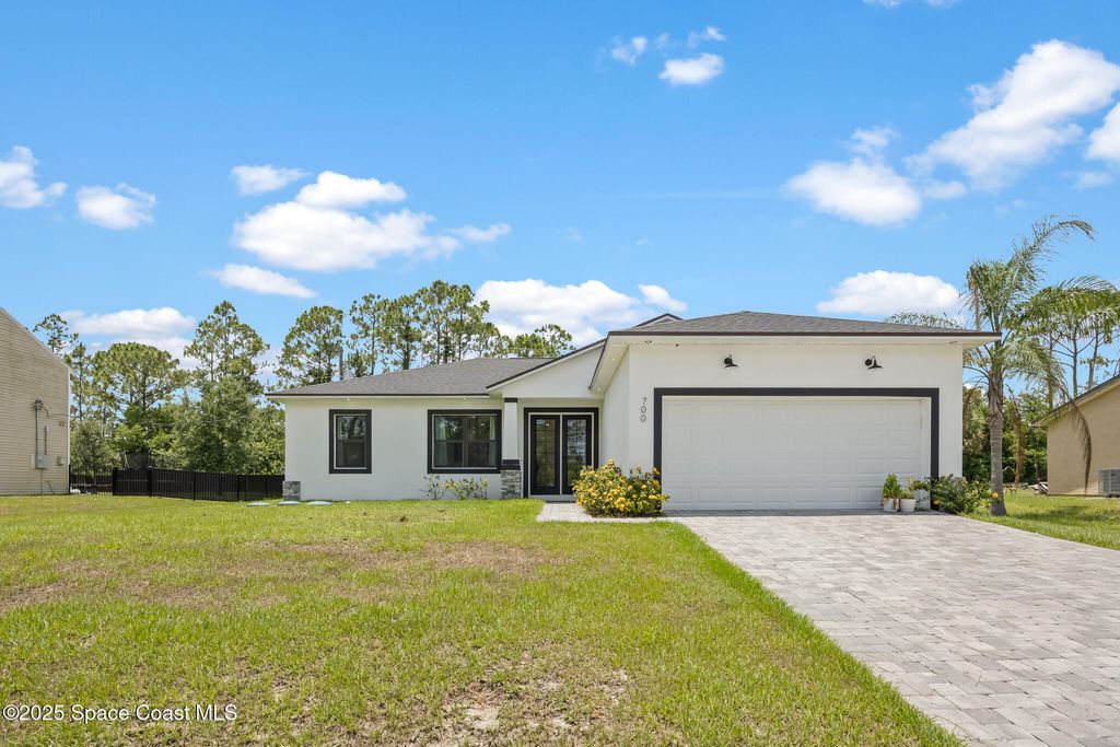 700 Cornelia Avenue SE, Palm Bay, FL 32909