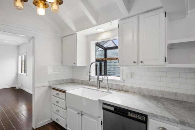 515 Fountain Avenue, Pacific Grove, CA 93950