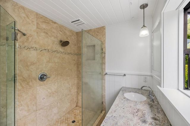 515 Fountain Avenue, Pacific Grove, CA 93950