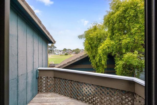 515 Fountain Avenue, Pacific Grove, CA 93950