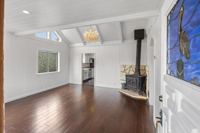 515 Fountain Avenue, Pacific Grove, CA 93950