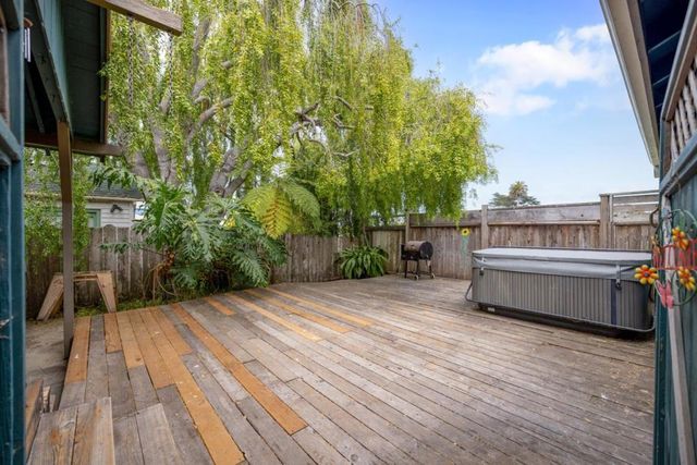 515 Fountain Avenue, Pacific Grove, CA 93950