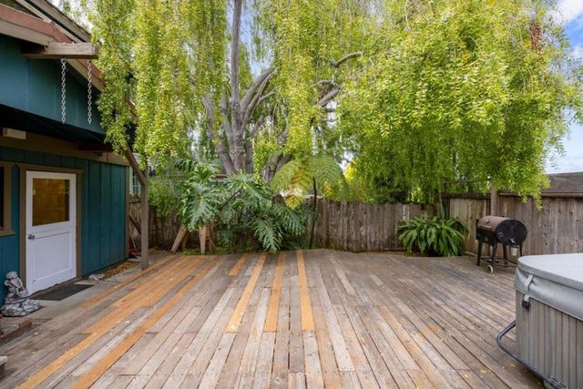 515 Fountain Avenue, Pacific Grove, CA 93950