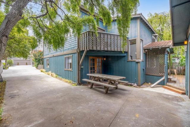 515 Fountain Avenue, Pacific Grove, CA 93950