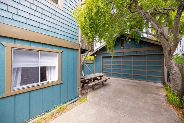 515 Fountain Avenue, Pacific Grove, CA 93950