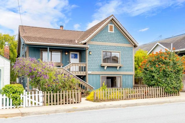 515 Fountain Avenue, Pacific Grove, CA 93950
