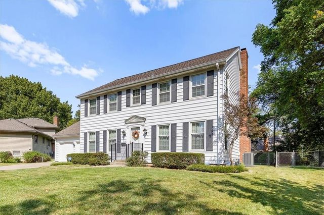 7205 Woodward Street, Overland Park, KS 66204