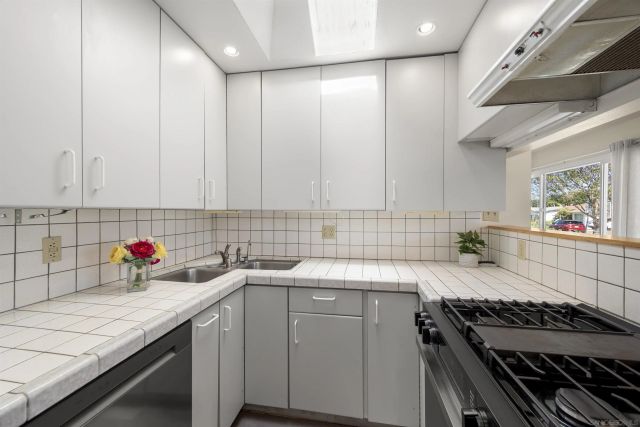 2762 Ridge View Drive, San Diego, CA 92105