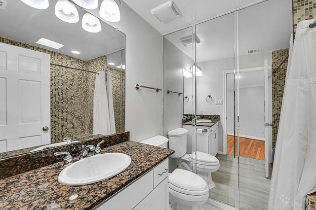 2430 Nantucket Drive B, Houston, TX 77057
