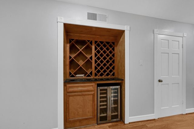 2430 Nantucket Drive B, Houston, TX 77057