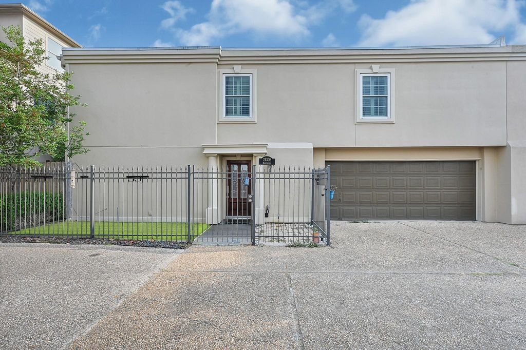 2430 Nantucket Drive B, Houston, TX 77057