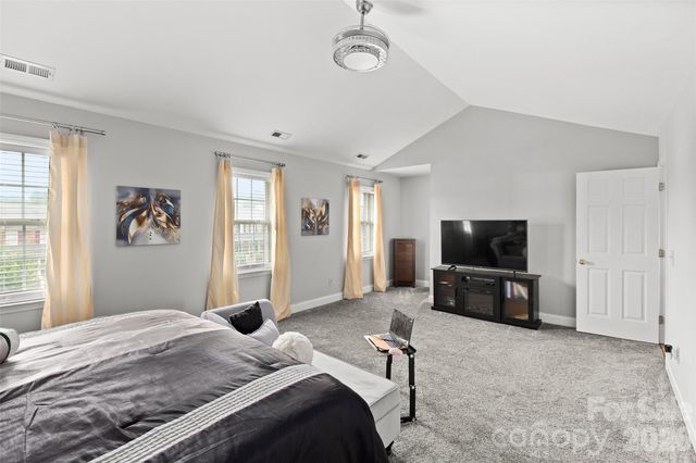 1005 Lisa Run Drive, Kernersville, NC 27284