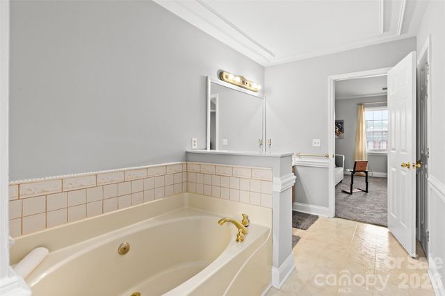 1005 Lisa Run Drive, Kernersville, NC 27284