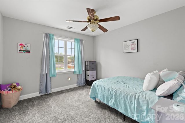 1005 Lisa Run Drive, Kernersville, NC 27284