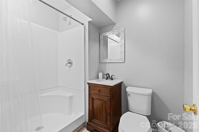 1005 Lisa Run Drive, Kernersville, NC 27284