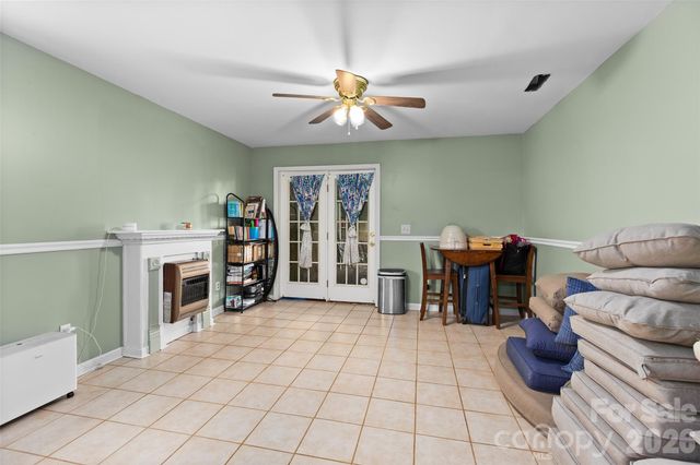 1005 Lisa Run Drive, Kernersville, NC 27284