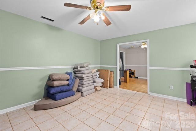 1005 Lisa Run Drive, Kernersville, NC 27284