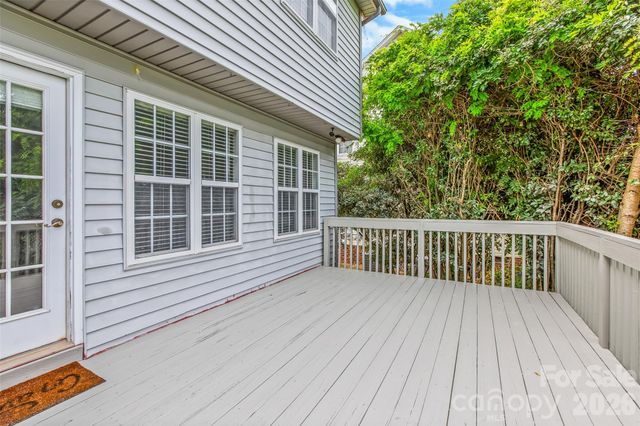1005 Lisa Run Drive, Kernersville, NC 27284