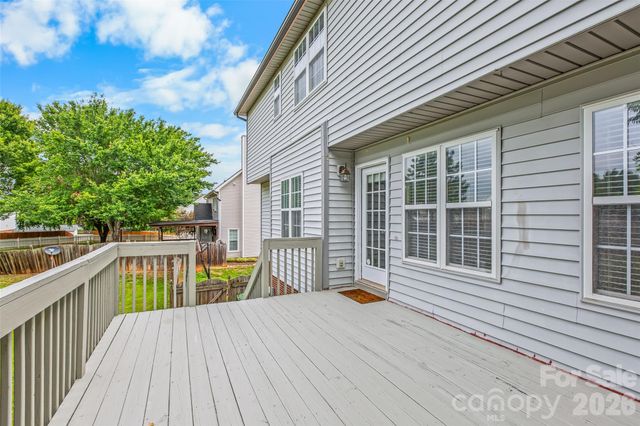 1005 Lisa Run Drive, Kernersville, NC 27284