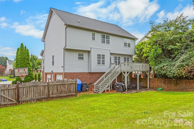 1005 Lisa Run Drive, Kernersville, NC 27284