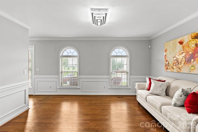 1005 Lisa Run Drive, Kernersville, NC 27284
