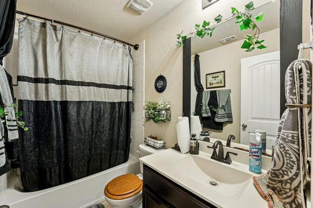 308 Nueces River TRL, Hutto, TX 78634