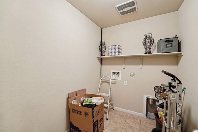 308 Nueces River TRL, Hutto, TX 78634