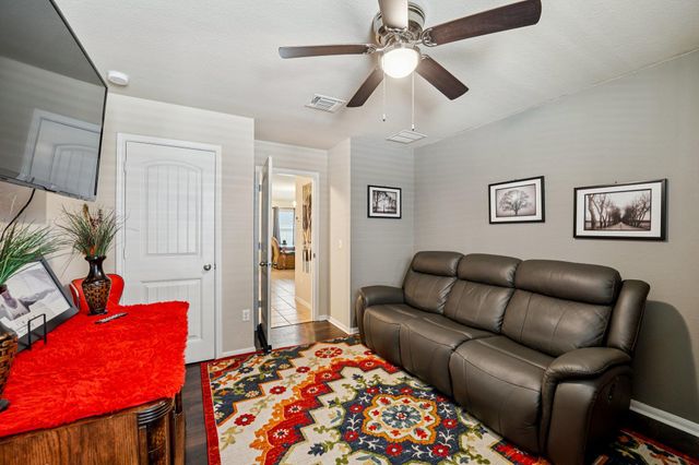 308 Nueces River TRL, Hutto, TX 78634