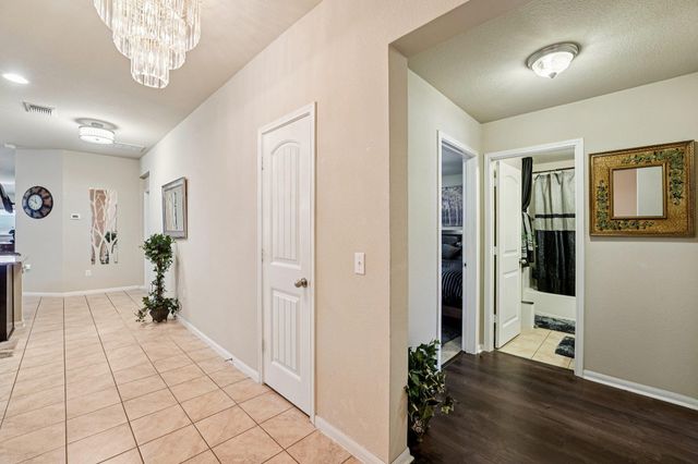 308 Nueces River TRL, Hutto, TX 78634