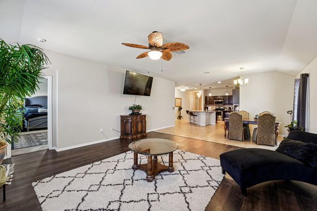 308 Nueces River TRL, Hutto, TX 78634