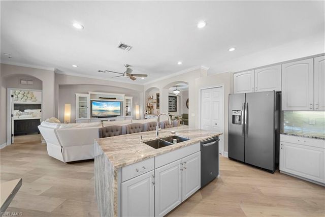 14321 Manchester DR, Naples, FL 34114