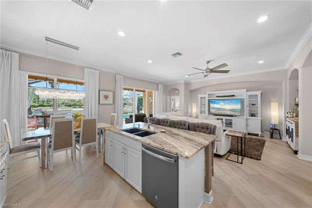 14321 Manchester DR, Naples, FL 34114