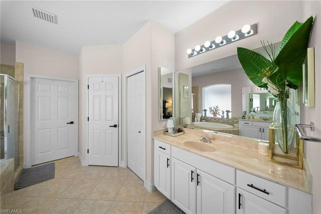 14321 Manchester DR, Naples, FL 34114