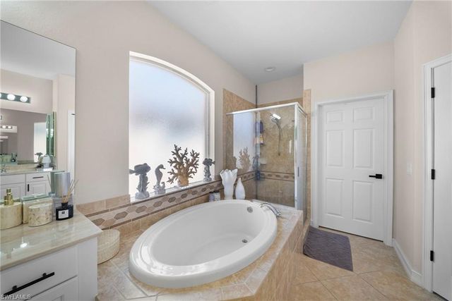 14321 Manchester DR, Naples, FL 34114