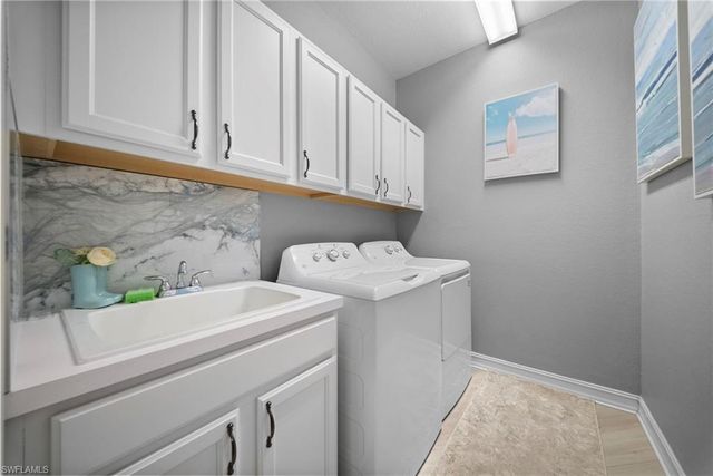 14321 Manchester DR, Naples, FL 34114