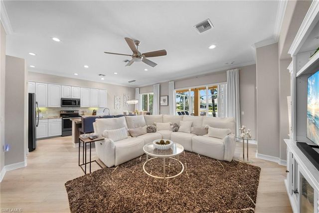 14321 Manchester DR, Naples, FL 34114