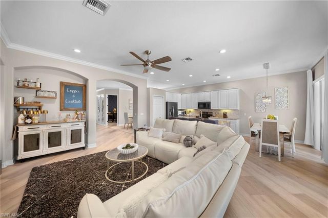 14321 Manchester DR, Naples, FL 34114