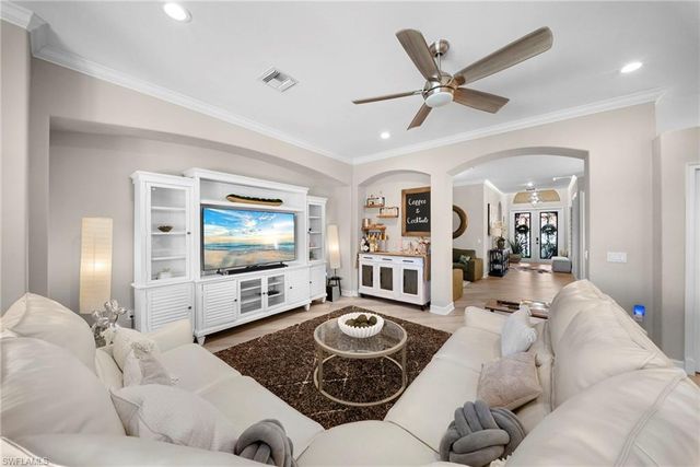 14321 Manchester DR, Naples, FL 34114