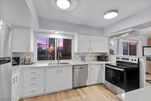 205 East Harmon Avenue 802, Las Vegas, NV 89169