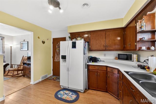 2104 E C Street, Belleville, IL 62221