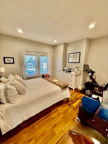 60 Liverpool St 1, Boston, MA 02128