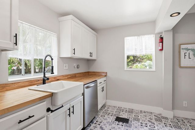 7201 5TH AVENUE N, St Petersburg, FL 33701