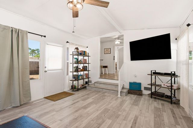 7201 5TH AVENUE N, St Petersburg, FL 33701