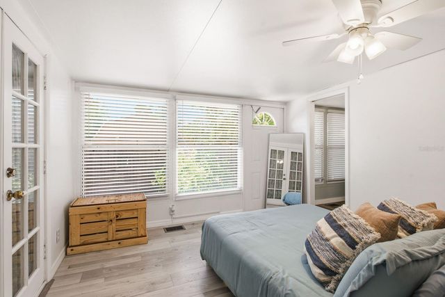 7201 5TH AVENUE N, St Petersburg, FL 33701