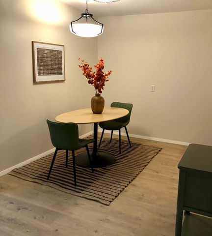 124 N Whistler Avenue B8, Freeport, IL 61032